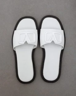 Σανδάλια δερμάτινα με αγκράφα Iris - Λευκό 11 Σανδάλια δερμάτινα με αγκράφα Iris - Λευκό -The Fashion Project κατάστημα dermatina isia pedila me malaki sola 93876 8k0e