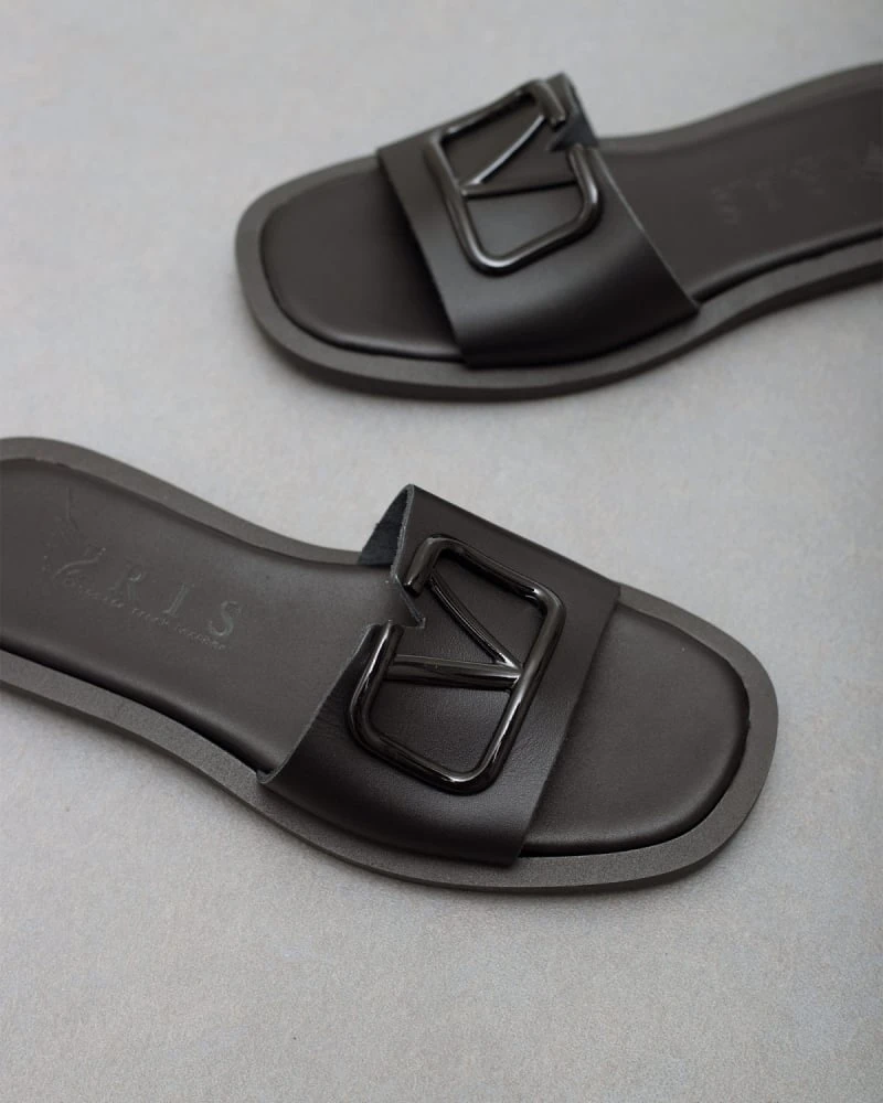 Σανδάλια δερμάτινα με αγκράφα Iris - Μαύρο 6 Σανδάλια δερμάτινα με αγκράφα Iris - Μαύρο - Image 4