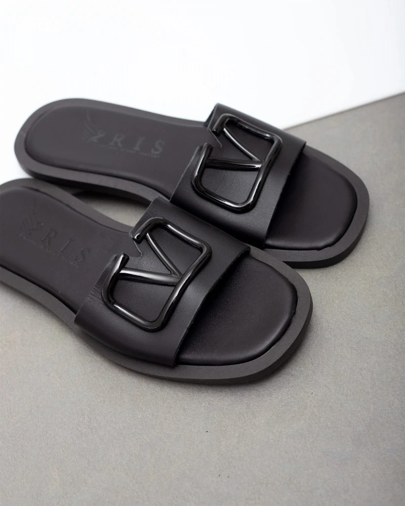 Σανδάλια δερμάτινα με αγκράφα Iris - Μαύρο 5 Σανδάλια δερμάτινα με αγκράφα Iris - Μαύρο - Image 3