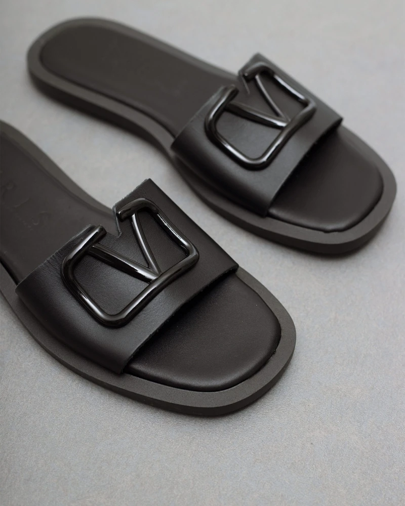 Σανδάλια δερμάτινα με αγκράφα Iris - Μαύρο 8 Σανδάλια δερμάτινα με αγκράφα Iris - Μαύρο - Image 6