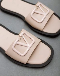 Σανδάλια δερμάτινα με αγκράφα Iris - Nude -The Fashion Project κατάστημα dermatina isia pedila me malaki sola 93878 3uck