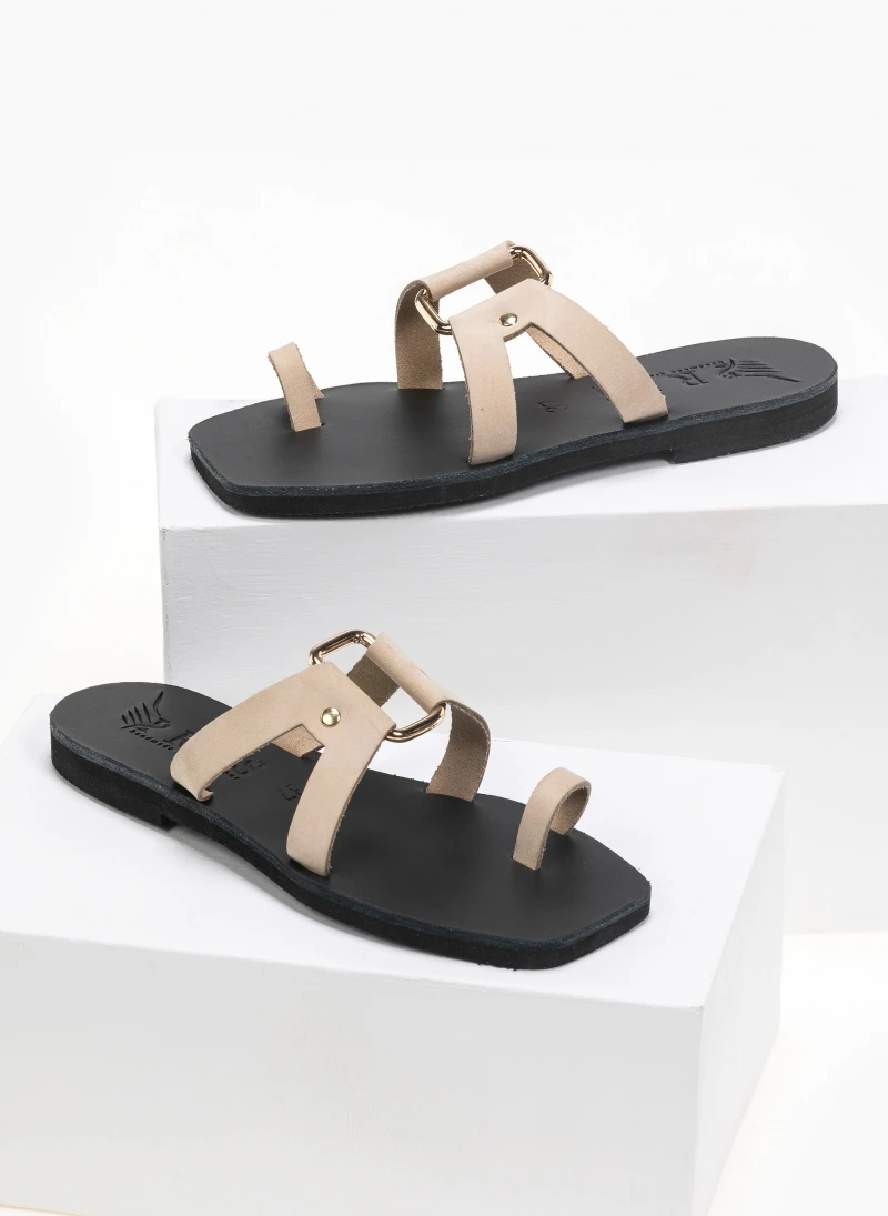 Σανδάλια δερμάτινα με μεταλλική αγκράφα Iris - Ζαχαρί 5 Σανδάλια δερμάτινα με μεταλλική αγκράφα Iris - Ζαχαρί - Image 3