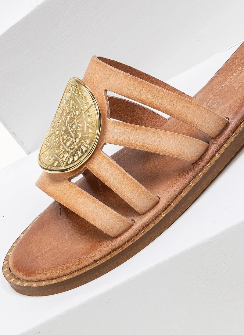 Σανδάλια δερμάτινα με ανάγλυφη αγκράφα Iris - Φυσικό 7 Σανδάλια δερμάτινα με ανάγλυφη αγκράφα Iris - Φυσικό - Image 5