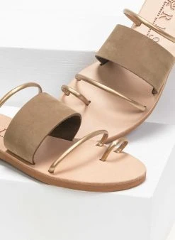 Σανδάλια δερμάτινα με μεταλλικό χρώμα στα λουράκια Iris - Λαδί 7 Σανδάλια δερμάτινα με μεταλλικό χρώμα στα λουράκια Iris - Λαδί -The Fashion Project κατάστημα dermatina sandalia me metalliko xrwma sta lourakia 90952 23b1