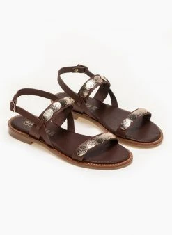 Σανδάλιαδερμάτινα με μεταλλικά στοιχεία Estil - Καφέ