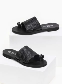 Σανδάλια δερμάτινα με ανάγλυφο Pattern Estil - Μαύρο