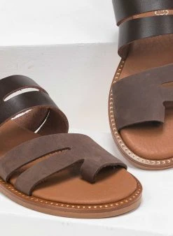 Σανδάλια δερμάτινα ανοίγματα στη φάσα Estil - Καφέ -The Fashion Project κατάστημα estil dermatina sandalia me duo fases kai anoigmat 91897 iid2