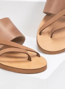 Σανδάλια δερμάτινα με φαρδιά φάσα Estil - Πούρο -The Fashion Project κατάστημα estil dermatina sandalia me fardia fasa kai lourak 91352 w0k2