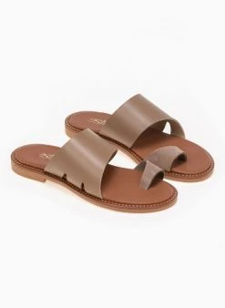 The Fashion Project Σανδάλια Estil δερμάτινα με λοξή φάσα - Μπεζ
