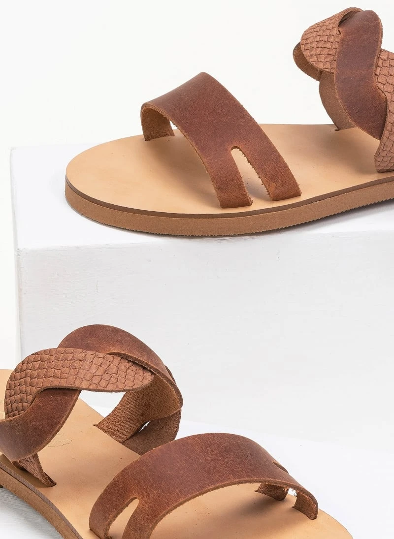 Estil Σανδάλια δερμάτινα με πλεξούδα στη φάσα - Ταμπά 4 Estil Σανδάλια δερμάτινα με πλεξούδα στη φάσα - Ταμπά - Image 2
