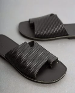 Σανδάλια δερμάτινα με Pattern Estil - Μαύρο 13 Σανδάλια δερμάτινα με Pattern Estil - Μαύρο -The Fashion Project κατάστημα estil dermatina sandalia me pattern sti fasa 93558 0nvz