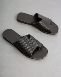 Σανδάλια δερμάτινα με Pattern Estil - Μαύρο 11 Σανδάλια δερμάτινα με Pattern Estil - Μαύρο -The Fashion Project κατάστημα estil dermatina sandalia me pattern sti fasa 93558 djce