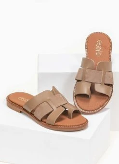 Σανδάλια δερμάτινα με περαστή φάσα Estil - Μπεζ -The Fashion Project κατάστημα estil dermatina sandalia me perasti fasa kai anoig 92339 4kwo