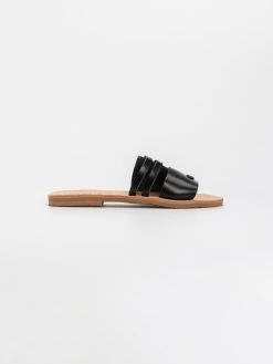 Σανδάλια δερμάτινα με τρουκς Estil - Μαύρο -The Fashion Project κατάστημα estil flat dermatina sandalia me kommatia kai lour 67925 nu9x