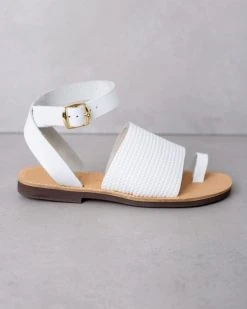 Σανδάλια δερμάτινα με σχέδιο ψάθα Estil - Λευκό 16 Σανδάλια δερμάτινα με σχέδιο ψάθα Estil - Λευκό -The Fashion Project κατάστημα estil flat pedila me sxedio psatha 94022 21jb