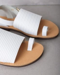 Σανδάλια δερμάτινα με σχέδιο ψάθα Estil - Λευκό 17 Σανδάλια δερμάτινα με σχέδιο ψάθα Estil - Λευκό -The Fashion Project κατάστημα estil flat pedila me sxedio psatha 94022 91c4