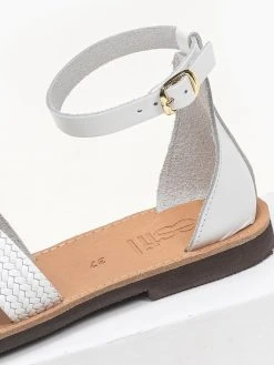 Σανδάλια Ankle Strap με ανάγλυφο σχέδιο Estil - Λευκό 9 Σανδάλια Ankle Strap με ανάγλυφο σχέδιο Estil - Λευκό -The Fashion Project κατάστημα estil isia pedila me mpareta 92461 huzg