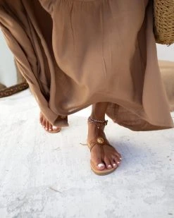 Σανδάλια δερμάτινα με μπαρέτα Iris - Καφέ 14 Σανδάλια δερμάτινα με μπαρέτα Iris - Καφέ -The Fashion Project κατάστημα flat dermatina pedila me mpareta 90608 xtda