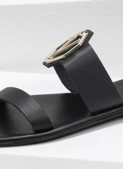 Σανδάλια δερμάτινα με αγκράφα Iris - Μαύρο -The Fashion Project κατάστημα flat dermatina sandalia me v metalliko diakosmitik 90954 2bub