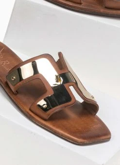 Σανδάλια δερμάτινα με ανοίγματα Iris - Καφέ 8 Σανδάλια δερμάτινα με ανοίγματα Iris - Καφέ -The Fashion Project κατάστημα kare dermatina isia pedila me anoigmata 91712 swcn
