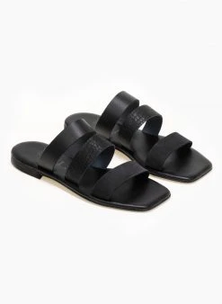 Σανδάλια δερμάτινα με φάσα κροκό Iris - Μαύρο 8 Σανδάλια δερμάτινα με φάσα κροκό Iris - Μαύρο -The Fashion Project κατάστημα kare dermatina sandalia me fasa kroko 91008 5uee