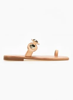 Σανδάλια δερμάτινα με πολύγωνο μεταλλικό στοιχείο Iris - Φυσικό 9 Σανδάλια δερμάτινα με πολύγωνο μεταλλικό στοιχείο Iris - Φυσικό -The Fashion Project κατάστημα kare dermatina sandalia me polugwno metalliko stoi 90939 3m0o