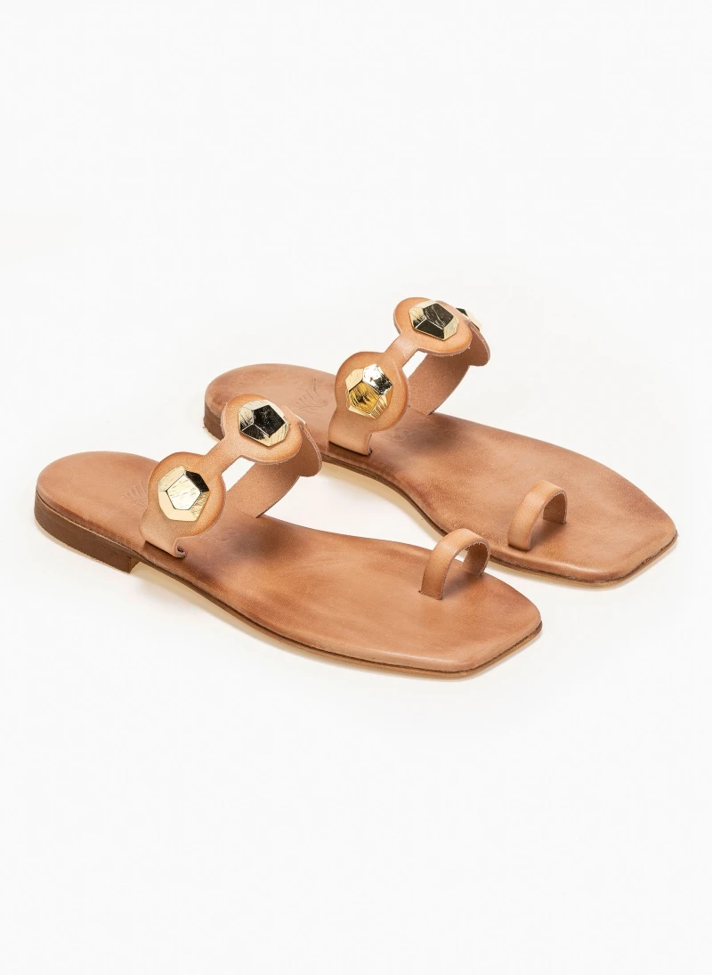 Σανδάλια δερμάτινα με πολύγωνο μεταλλικό στοιχείο Iris - Φυσικό 5 Σανδάλια δερμάτινα με πολύγωνο μεταλλικό στοιχείο Iris - Φυσικό - Image 3