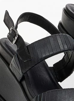 Πλατφόρμες δερμάτινες Carmela 68550 - Μαύρο -The Fashion Project κατάστημα platformes dermatines 68550 100516 k9kb