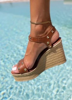 Πλατφόρμες δερμάτινες με τρουξ Estil - Ταμπά -The Fashion Project κατάστημα platformes dermatines estil me metallika trouks 105131 icpi