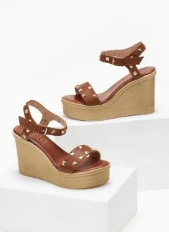 Πλατφόρμες δερμάτινες με τρουξ Estil - Ταμπά -The Fashion Project κατάστημα platformes dermatines estil me metallika trouks 105131 mmxc