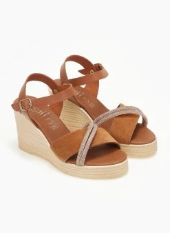 Πλατφόρμες δερμάτινες με στρας Estil - Ταμπά 9 Πλατφόρμες δερμάτινες με στρας Estil - Ταμπά -The Fashion Project κατάστημα platformes dermatines me strass estil 110514 yz57