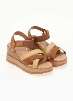 Πλατφόρμες δερμάτινες με χιαστί λουράκια Carmela 68471 - Κάμελ 11 Πλατφόρμες δερμάτινες με χιαστί λουράκια Carmela 68471 - Κάμελ -The Fashion Project κατάστημα platformes dermatines me xiasti lourakia carmela 6 104897 0n8w