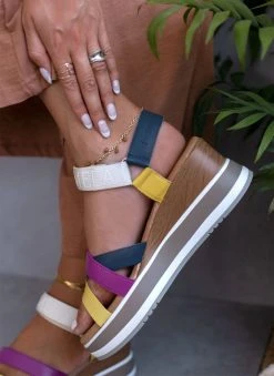 Πλατφόρμες δερμάτινες με χιαστί λουράκια Carmela 68471 - Multi 15 Πλατφόρμες δερμάτινες με χιαστί λουράκια Carmela 68471 - Multi -The Fashion Project κατάστημα platformes dermatines me xiasti lourakia carmela 6 104899 iox1