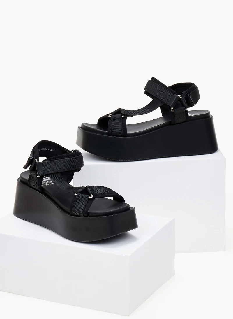 Xti Footwear Πλατφόρμες σανδάλια με υφασμάτινες φάσες Χτι 43948 - Μαύρο 6 Xti Footwear Πλατφόρμες σανδάλια με υφασμάτινες φάσες Χτι 43948 - Μαύρο - Image 4