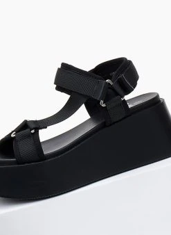 Xti Footwear Πλατφόρμες σανδάλια με υφασμάτινες φάσες Χτι 43948 - Μαύρο 8 Xti Footwear Πλατφόρμες σανδάλια με υφασμάτινες φάσες Χτι 43948 - Μαύρο -The Fashion Project κατάστημα platformes sandalia me ufasmatines fases xti 43948 101032 8vop