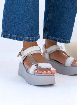 Xti Footwear Πλατφόρμες σανδάλια με υφασμάτινες φάσες Χτι 43948 - Γκρι