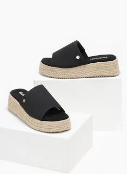 Πλατφόρμες Suede με σχοίνινη σόλα Refresh 170776 - Μαύρο 7 Πλατφόρμες Suede με σχοίνινη σόλα Refresh 170776 - Μαύρο -The Fashion Project κατάστημα platformes suede me sxoinini sola refresh 170776 110460 gos6