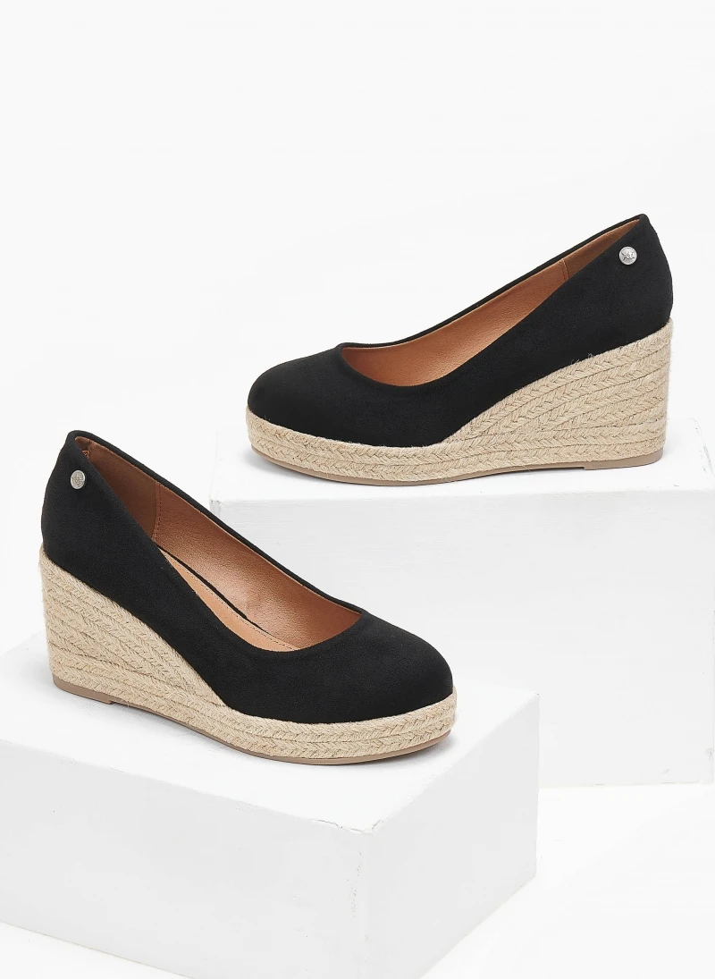 Xti Footwear Πλατφόρμες Suede με σχοίνινη σόλα Xti 141389 - Μαύρο 5 Xti Footwear Πλατφόρμες Suede με σχοίνινη σόλα Xti 141389 - Μαύρο - Image 3