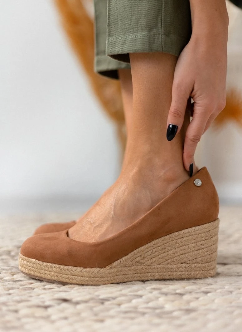 Xti Footwear Πλατφόρμες Suede με σχοίνινη σόλα Xti 141389 - Κάμελ 3 Xti Footwear Πλατφόρμες Suede με σχοίνινη σόλα Xti 141389 - Κάμελ