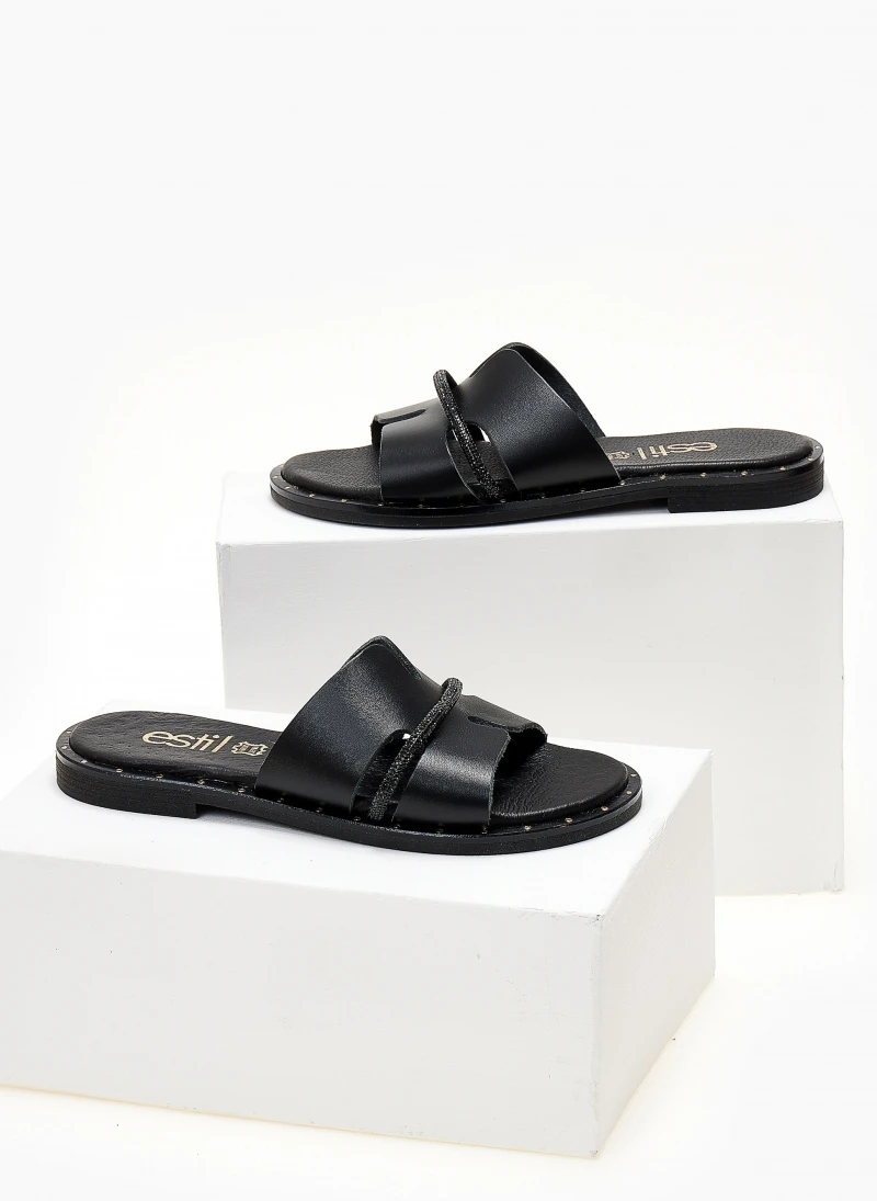 Σανδάλια δερμάτινα με ανοίγματα και στρας Estil - Μαύρο 4 Σανδάλια δερμάτινα με ανοίγματα και στρας Estil - Μαύρο - Image 2