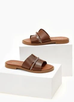 Σανδάλια δερμάτινα με ανοίγματα και στρας Estil - Ταμπά -The Fashion Project κατάστημα sandalia dermatina estil me anoigmata kai strass 104535 85u6