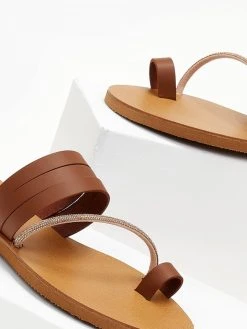 Σανδάλια δερμάτινα με λοξό Strass λουράκι Estil - Ταμπά -The Fashion Project κατάστημα sandalia dermatina estil me lokso strass louraki 105453 cdgj