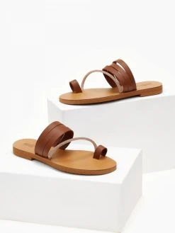 Σανδάλια δερμάτινα με λοξό Strass λουράκι Estil - Ταμπά -The Fashion Project κατάστημα sandalia dermatina estil me lokso strass louraki 105453 nmzh