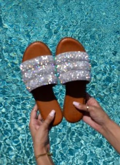 Σανδάλια δερμάτινα με στρας φάσα Estil - Ασημί 21 Σανδάλια δερμάτινα με στρας φάσα Estil - Ασημί -The Fashion Project κατάστημα sandalia dermatina estil me strass fasa 105033 rvit