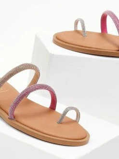 Σανδάλια δερμάτινα με στρας και διχρωμία Estil - Φούξια 14 Σανδάλια δερμάτινα με στρας και διχρωμία Estil - Φούξια -The Fashion Project κατάστημα sandalia dermatina estil me strass kai dixrwmia 105364 39eb