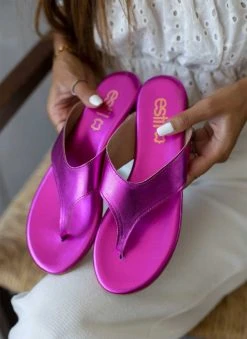 Estil Σανδάλια δερμάτινα μεταλλιζέ Esti - Φούξια