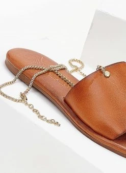 Σανδάλια δερμάτινα με Anklet αλυσίδα Iris - Ταμπά -The Fashion Project κατάστημα sandalia dermatina iris me anklet alusida 102721 mvr8