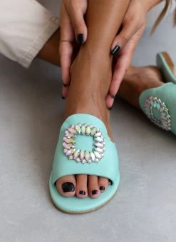 Σανδάλια δερμάτινα IRIS με ιριδίζουσες πέτρες - Βεραμάν -The Fashion Project κατάστημα sandalia dermatina iris me iridizouses petres 104322 a0r5