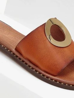 Σανδάλια δερμάτινα με διακοσμητικό Iris - Ταμπά -The Fashion Project κατάστημα sandalia dermatina iris me kuklo 102708 m81z