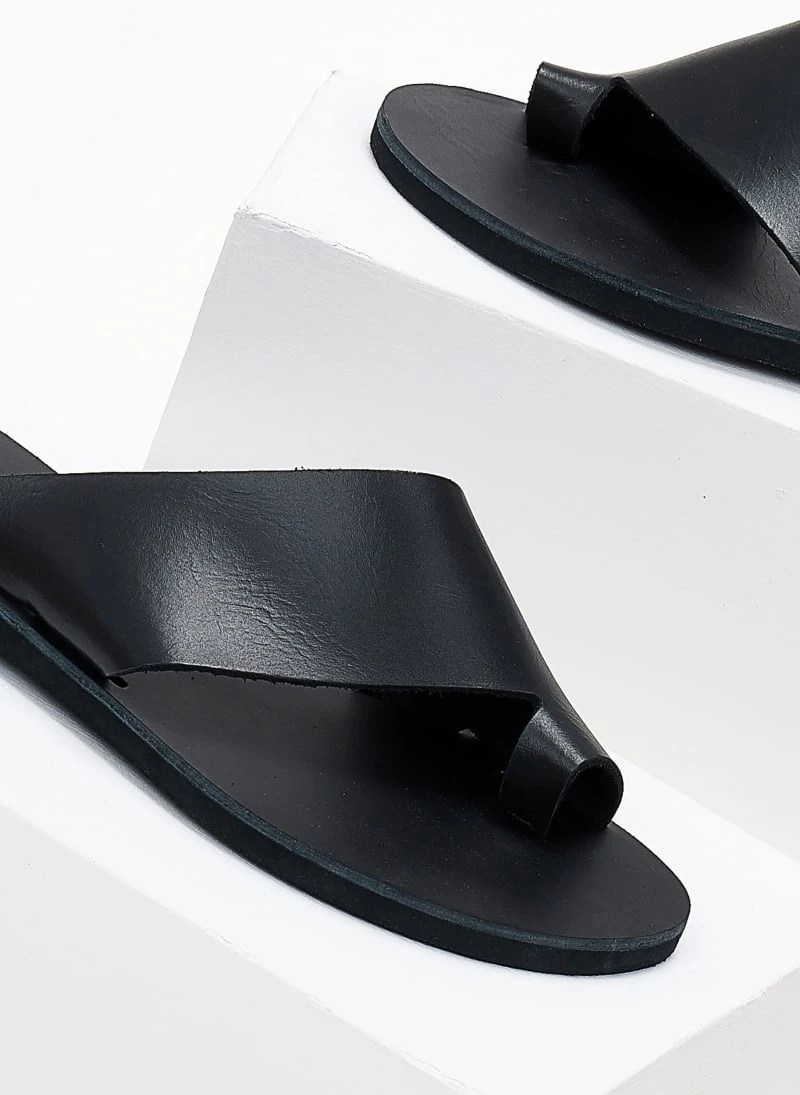 Σανδάλια δερμάτινα με λοξή φάσα Iris - Μαύρο 5 Σανδάλια δερμάτινα με λοξή φάσα Iris - Μαύρο - Image 3